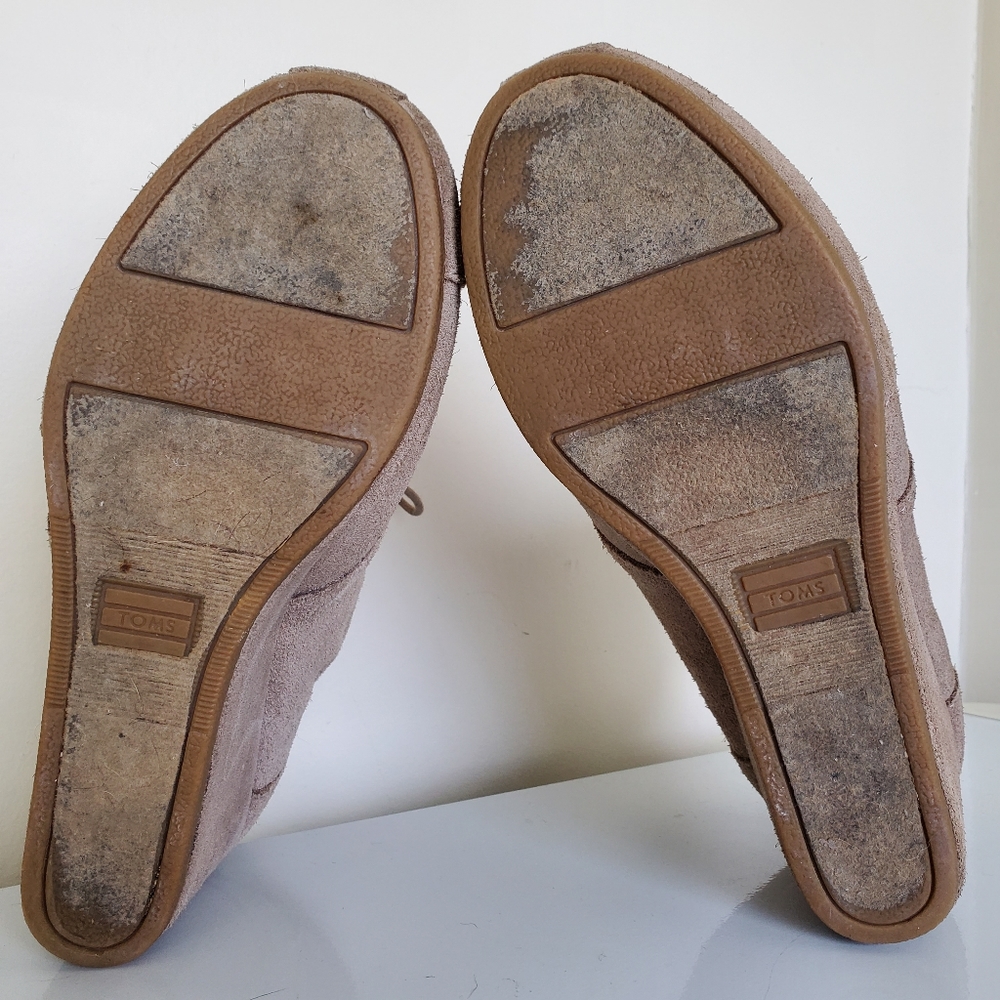 Toms wedge booties - super cute! - Picture 10 of 13